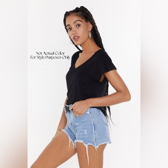 NastyGal Leave It With V Open Back Tee In White Size 4 - Picture 2 of 5